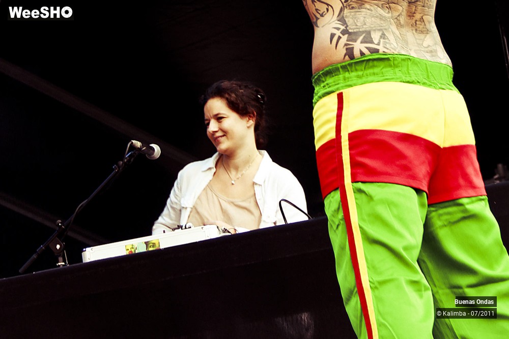 19/19 photos du spectacle Buenas Ondas