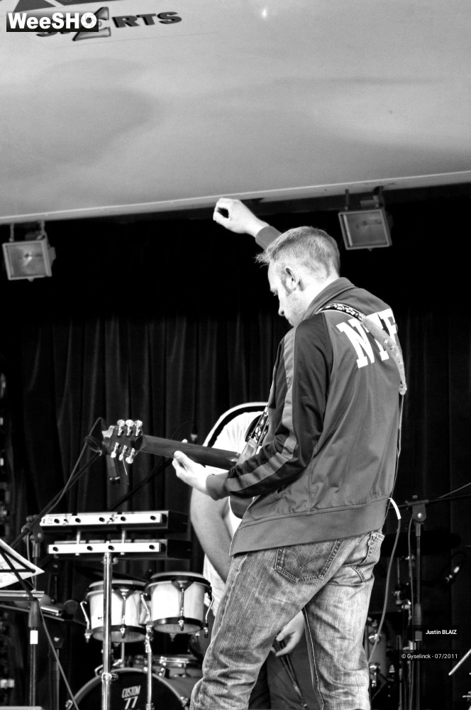 9/44 photos du spectacle Justin BLAIZ