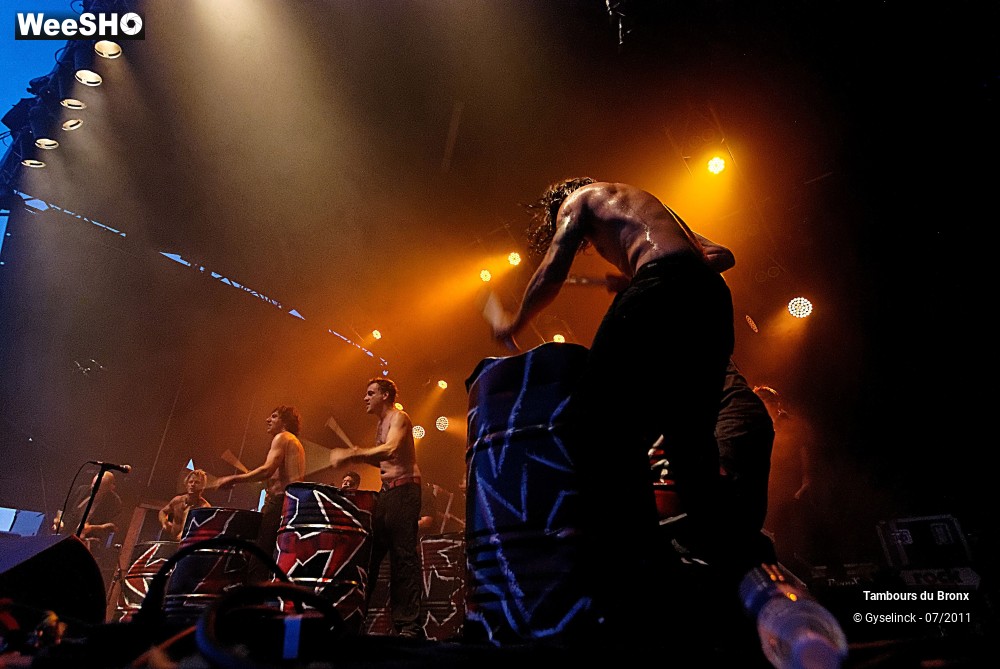 4/45 photos du spectacle Les Tambours du Bronx
