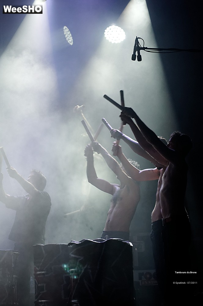 25/45 photos du spectacle Les Tambours du Bronx