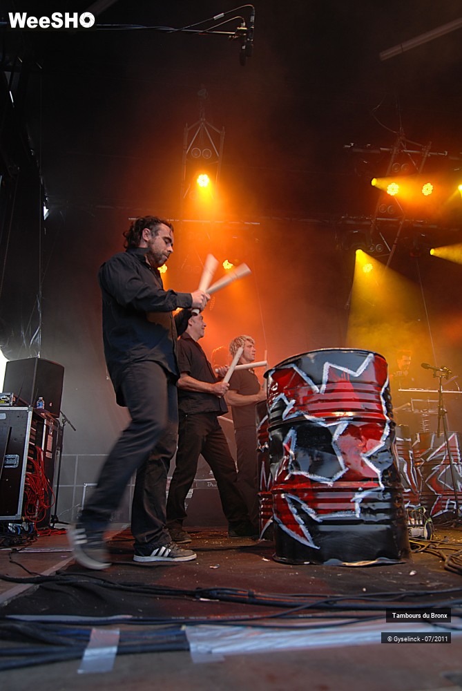 30/45 photos du spectacle Les Tambours du Bronx