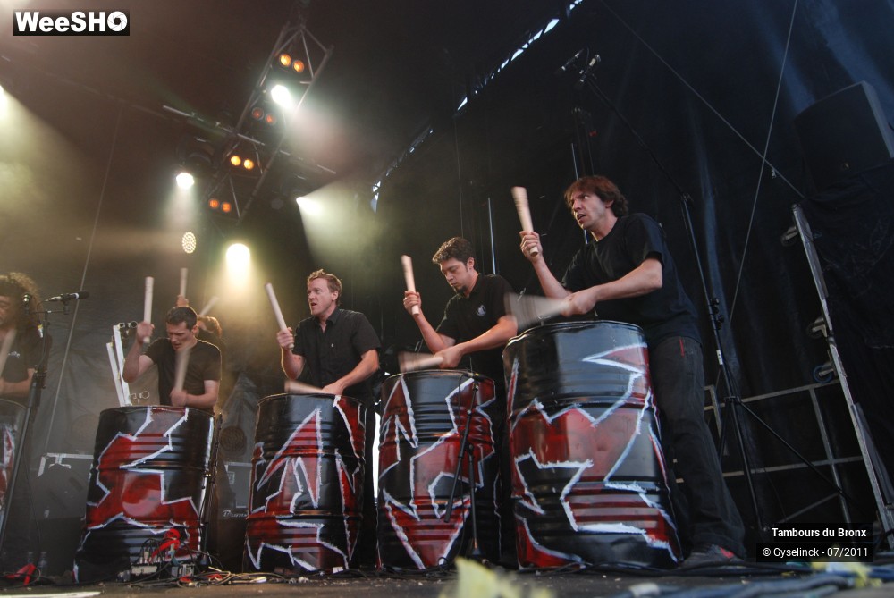 33/45 photos du spectacle Les Tambours du Bronx