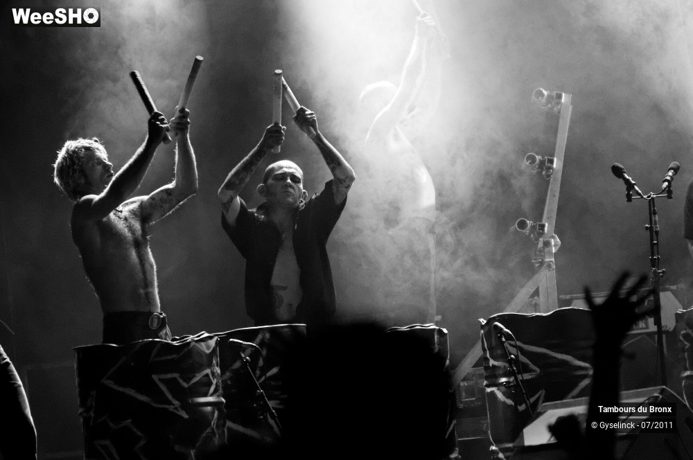 41/45 photos du spectacle Les Tambours du Bronx