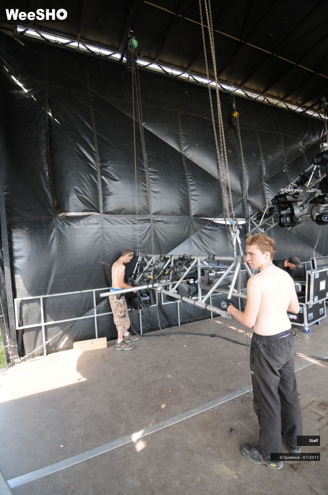 20/38 photos du spectacle Rock en Stock 2011 Installation