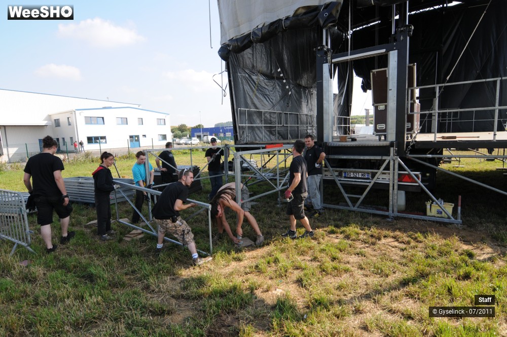 32/38 photos du spectacle Rock en Stock 2011 Installation