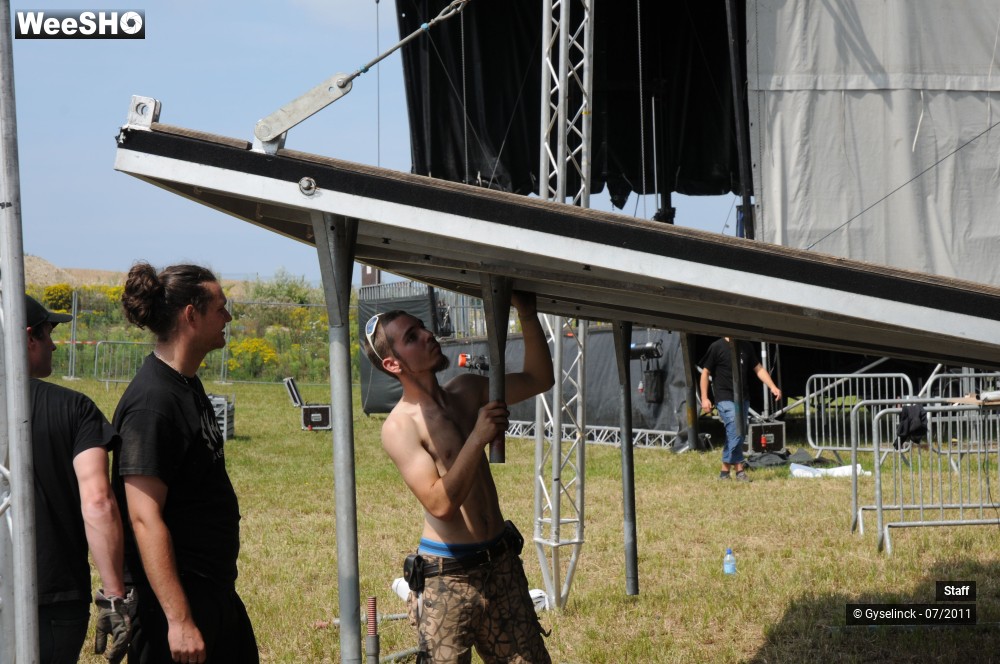 37/38 photos du spectacle Rock en Stock 2011 Installation