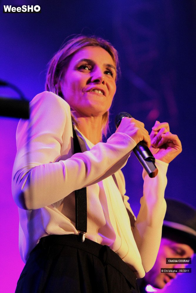 4/6 photos du spectacle Clotilde COURAU