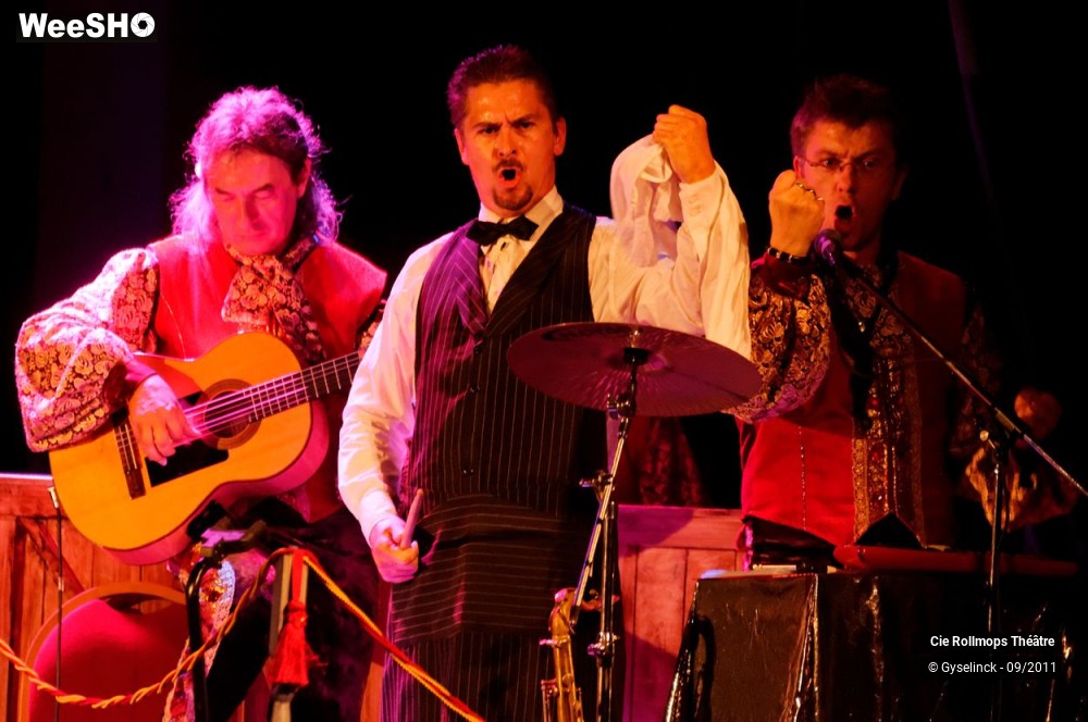 15/34 photos du spectacle Le Cabaret des Pôv' Gars