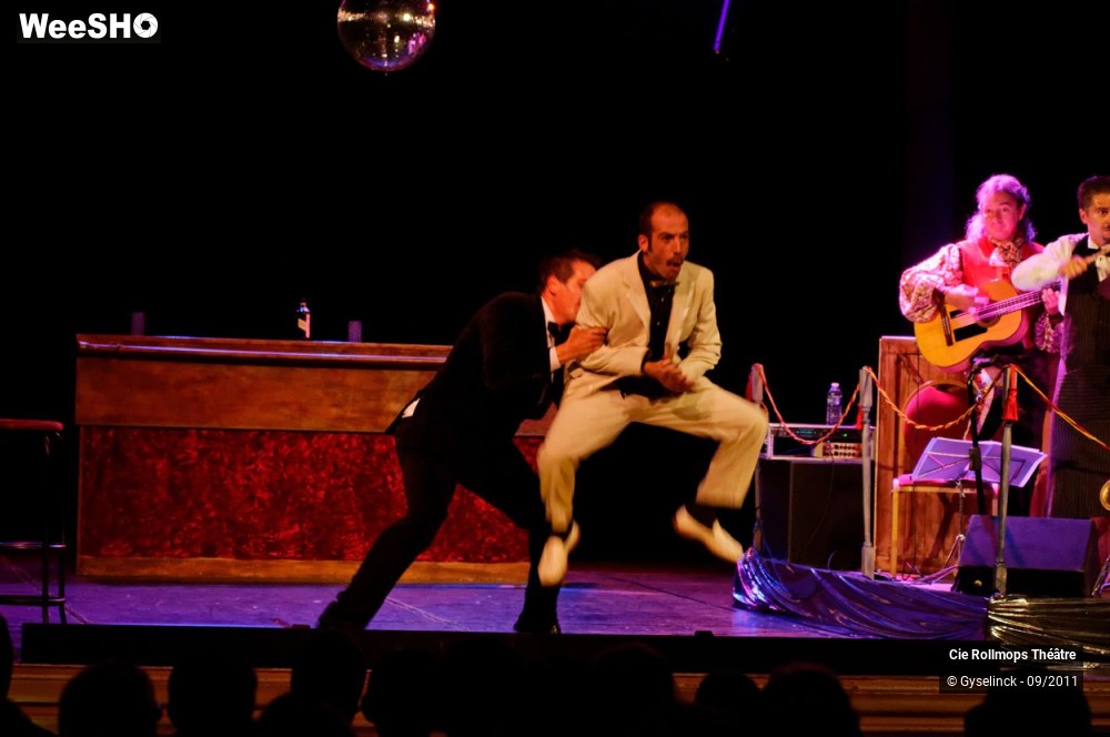 33/34 photos du spectacle Le Cabaret des Pôv' Gars
