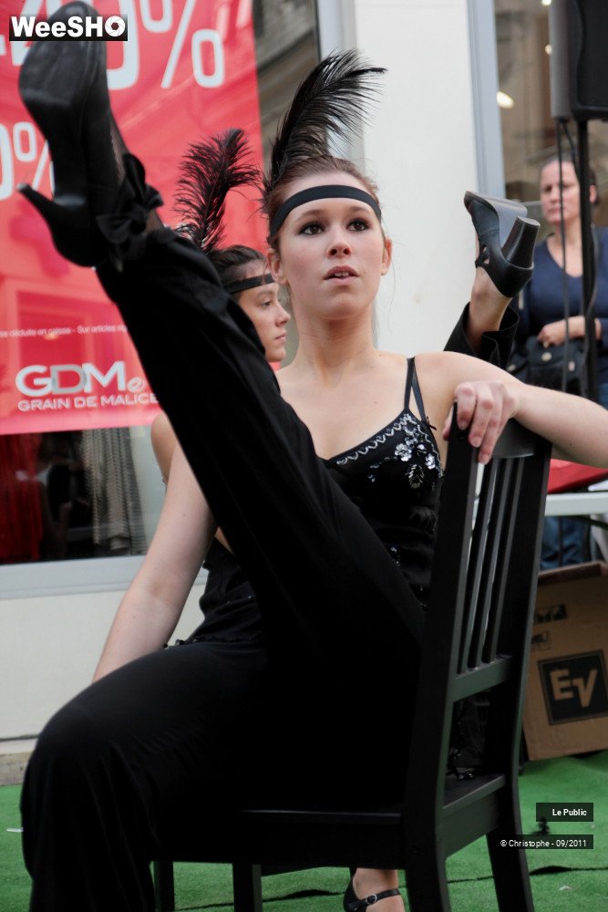 16/39 photos du spectacle Ru'elles