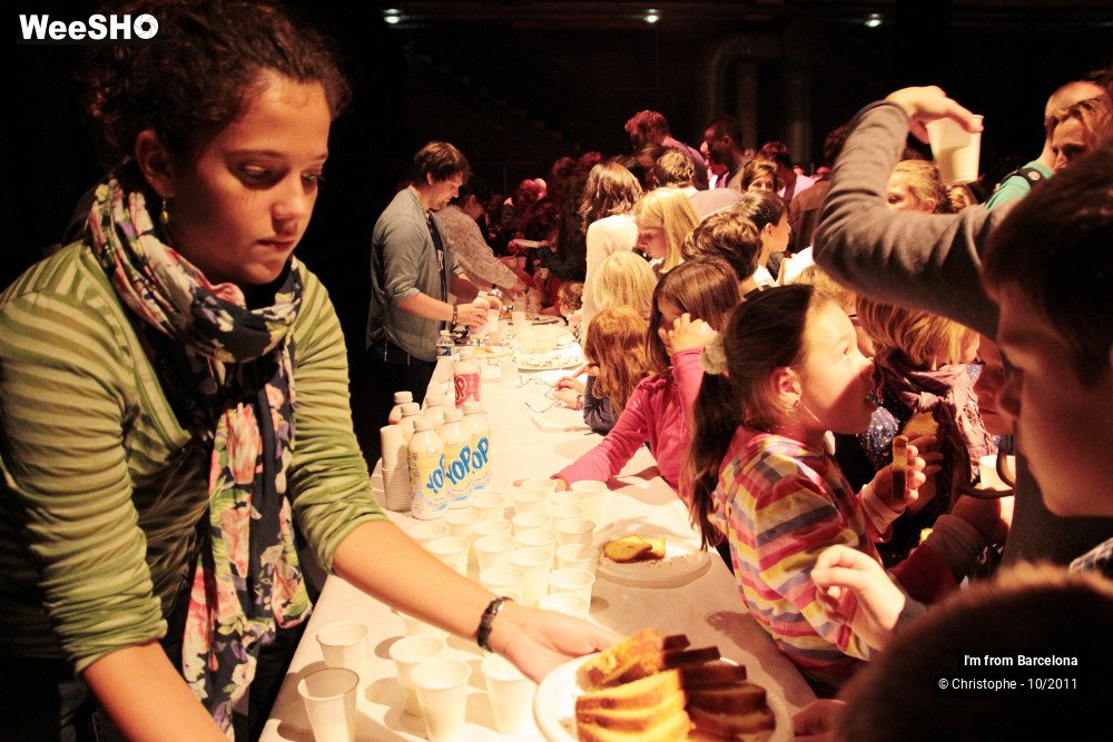 5/49 photos du spectacle I'm from Barcelona Gouter/Concert