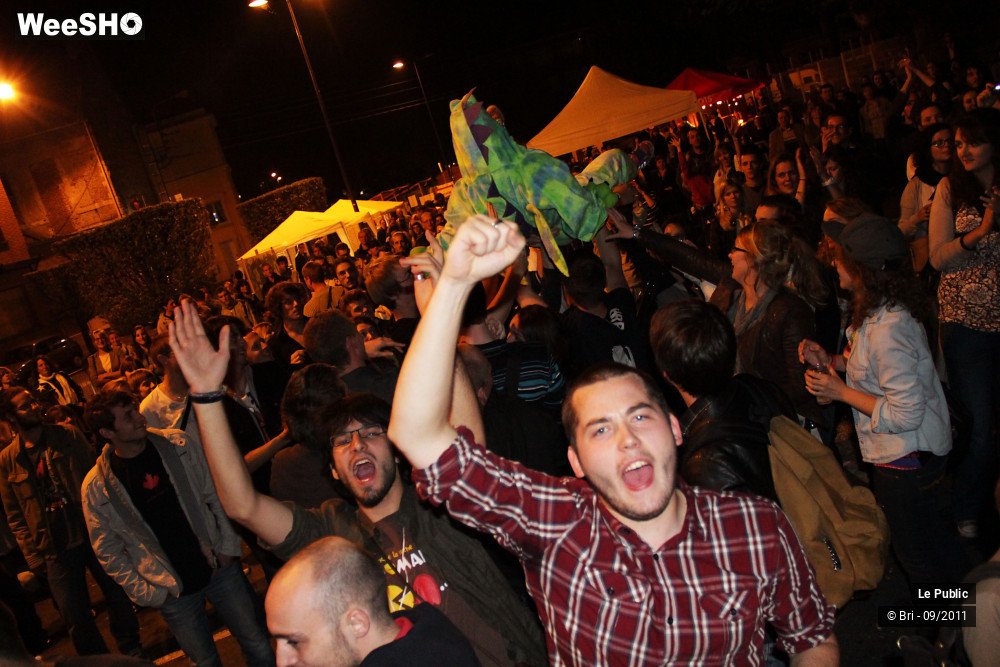 2/31 photos du spectacle La rue est vers Cambrai Ambiance