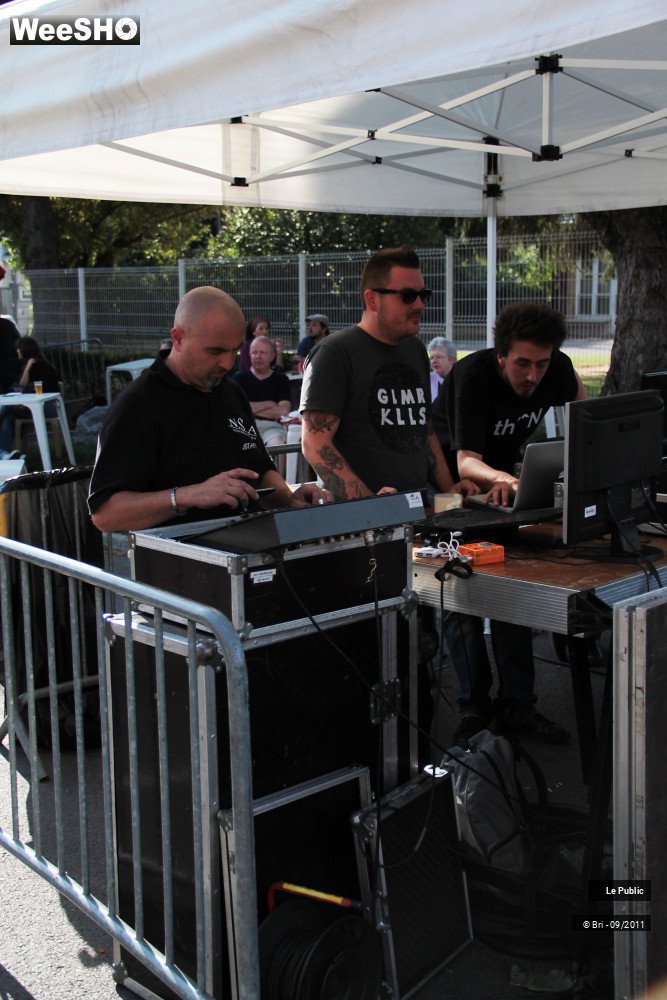 15/31 photos du spectacle La rue est vers Cambrai Ambiance