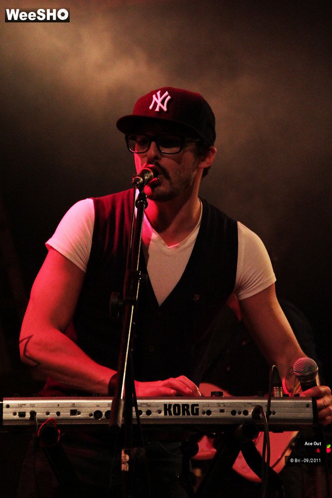 33/45 photos du spectacle Ace Out