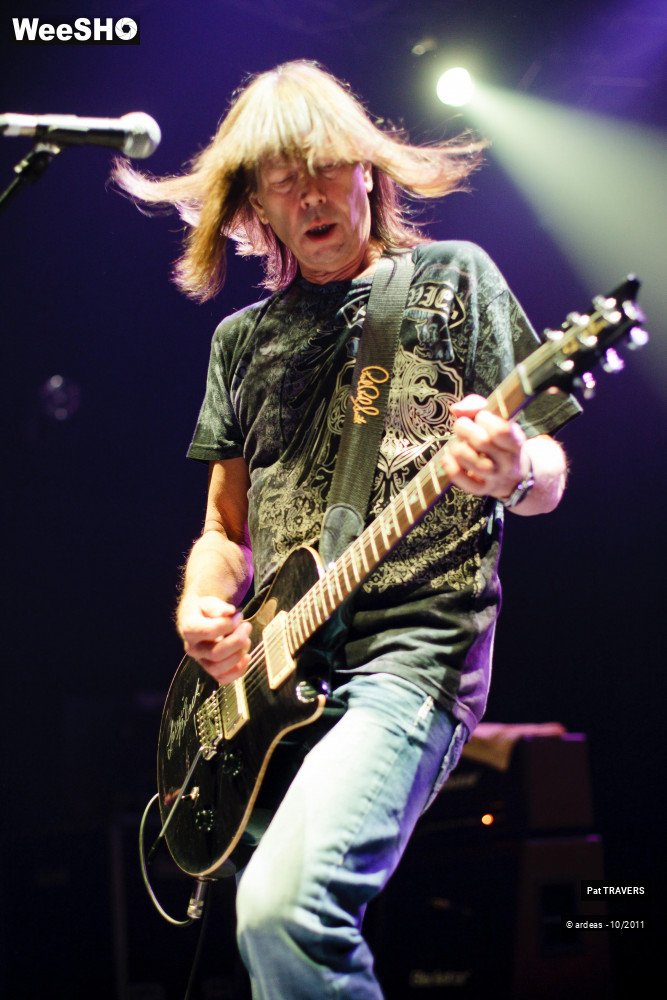 46/47 photos du spectacle Pat TRAVERS Band