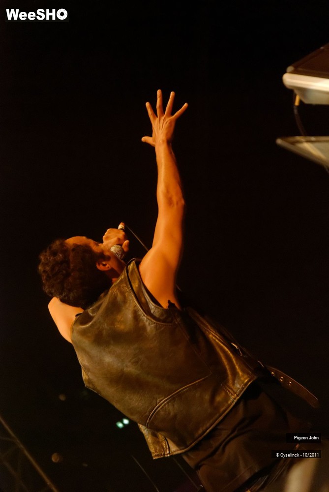 2/29 photos du spectacle Pigeon John