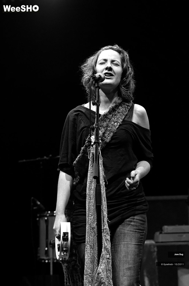 8/33 photos du spectacle June Bug