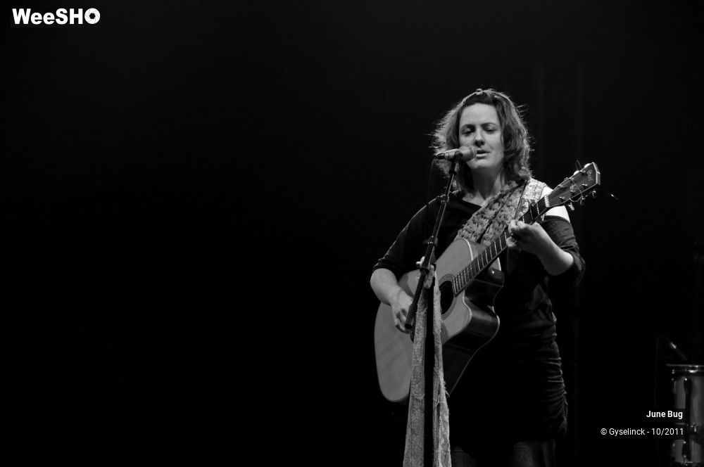 27/33 photos du spectacle June Bug