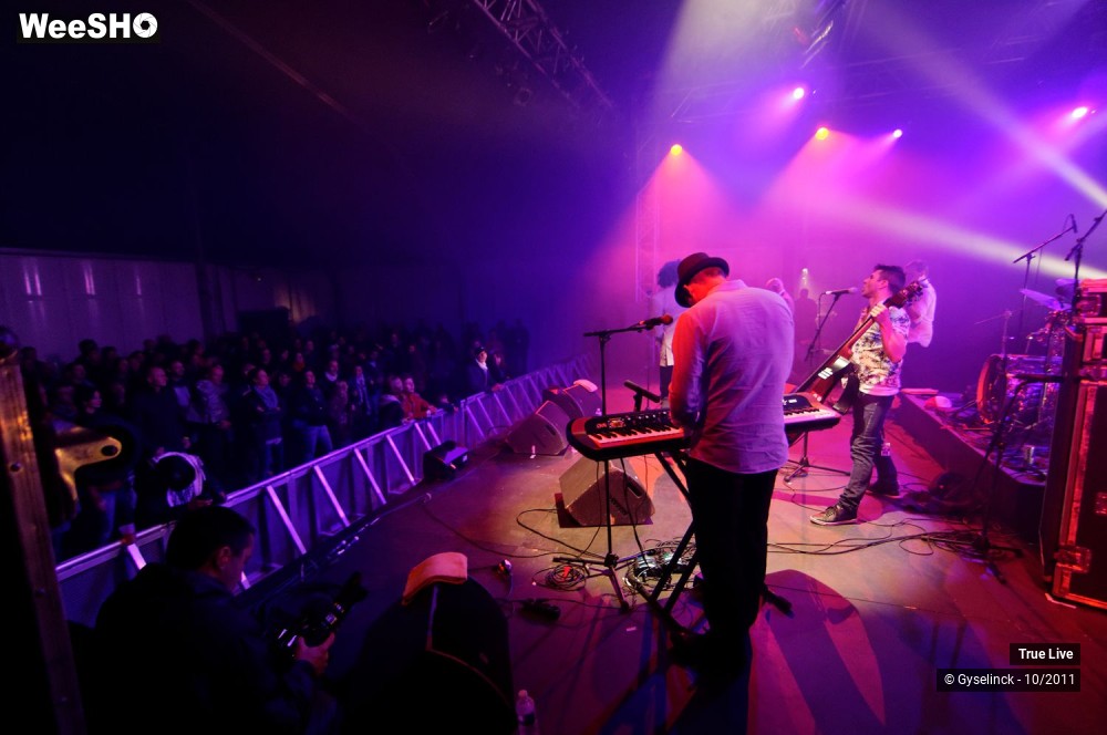 17/24 photos du spectacle True Live