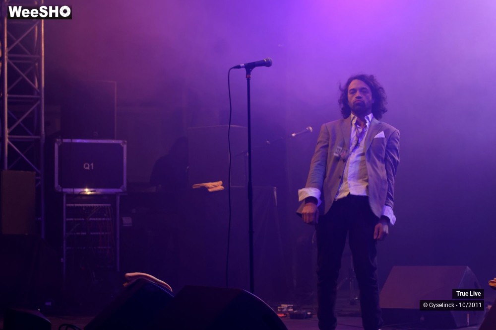 18/24 photos du spectacle True Live