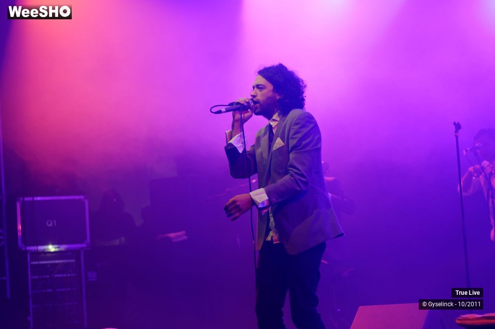 20/24 photos du spectacle True Live