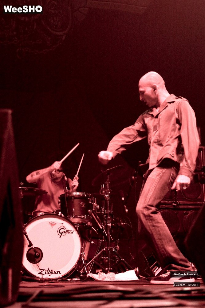 17/50 photos du spectacle No One Is Innocent