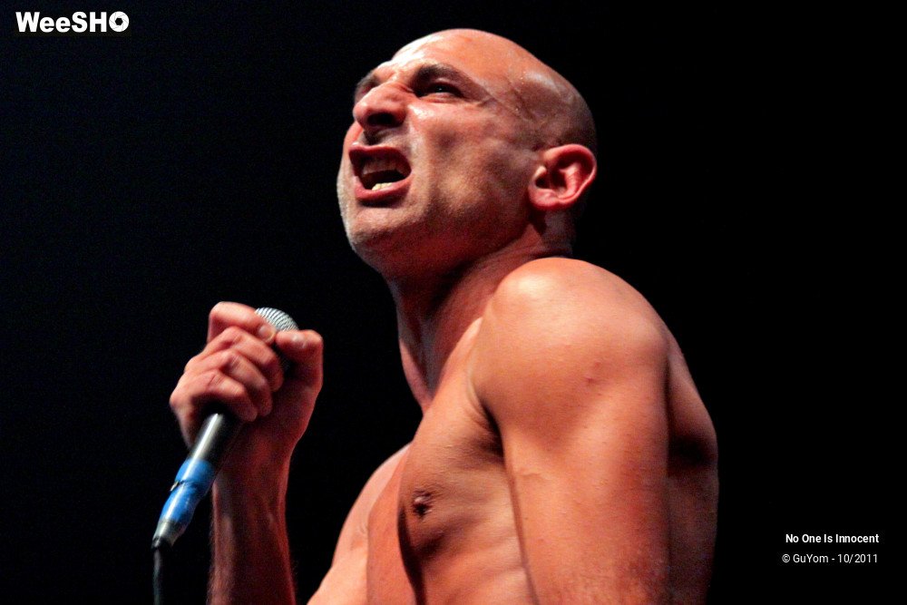 20/50 photos du spectacle No One Is Innocent