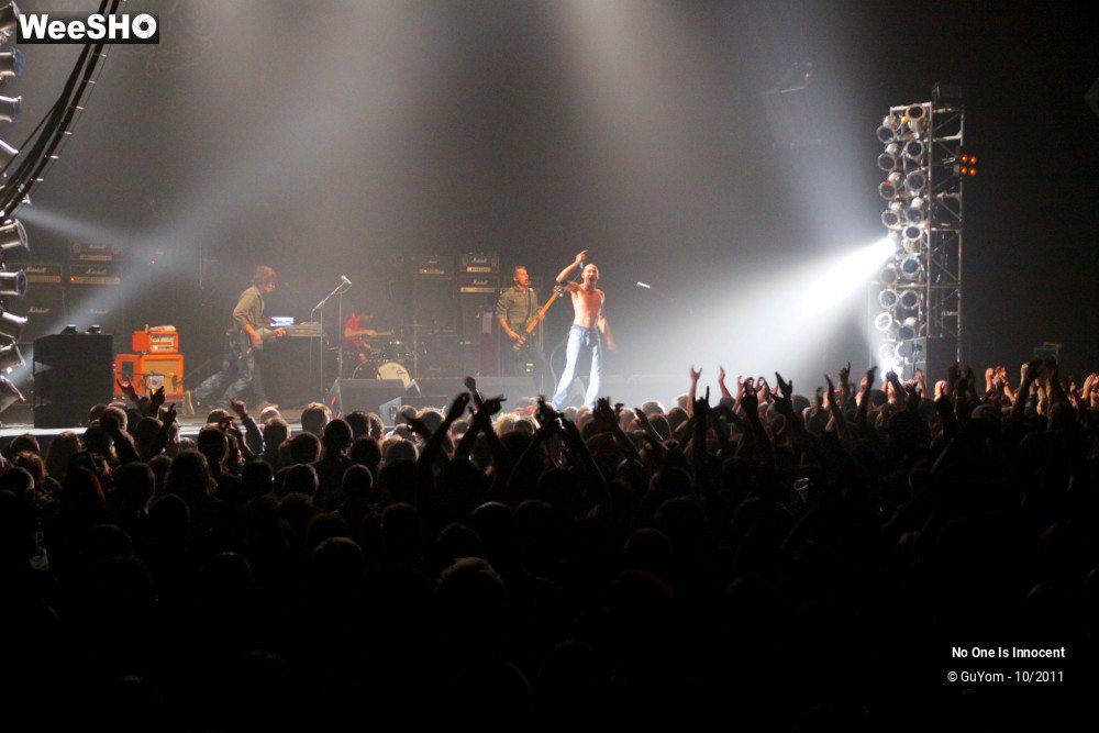 26/50 photos du spectacle No One Is Innocent