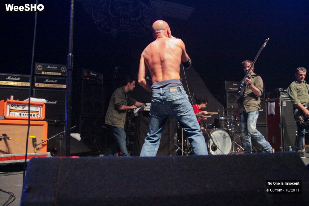 34/50 photos du spectacle No One Is Innocent