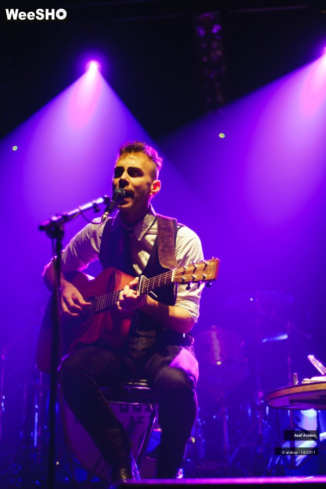 25/28 photos du spectacle Asaf Avidan