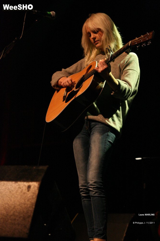 17/21 photos du spectacle Laura MARLING