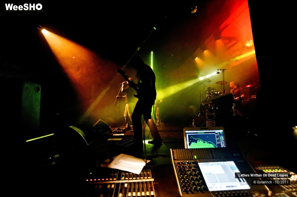 7/14 photos du spectacle Letters Written On Dead Leaves