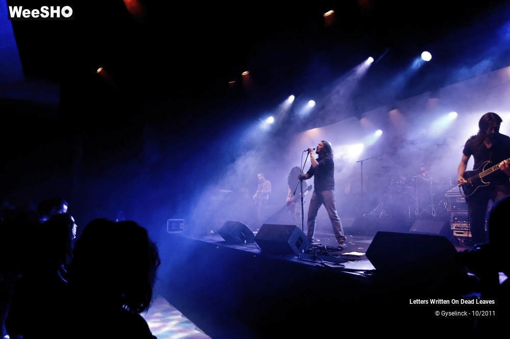 9/14 photos du spectacle Letters Written On Dead Leaves