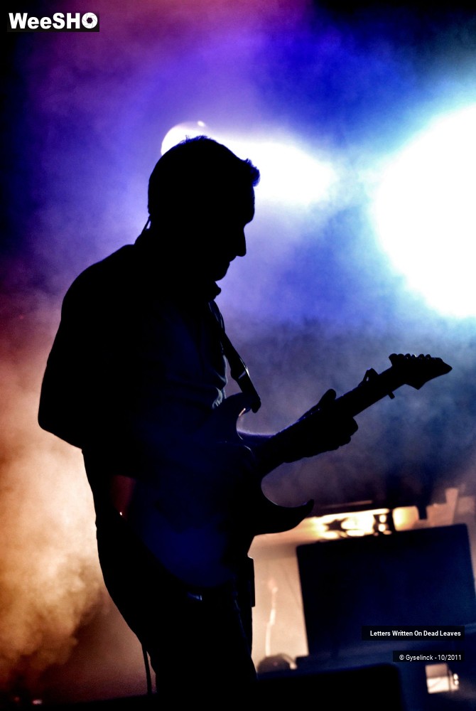 13/14 photos du spectacle Letters Written On Dead Leaves