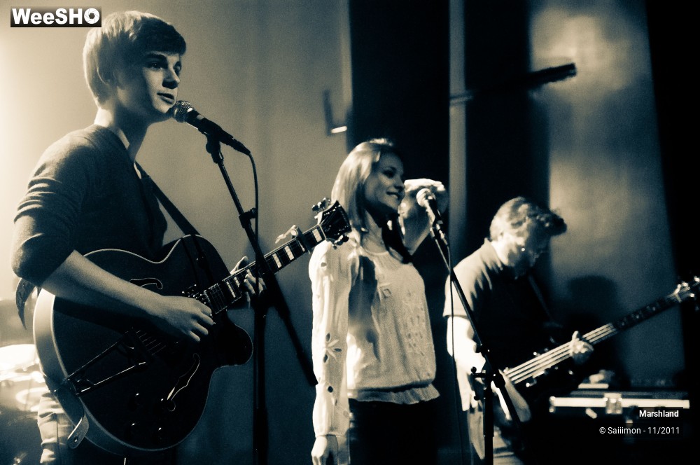 14/23 photos du spectacle Marshland