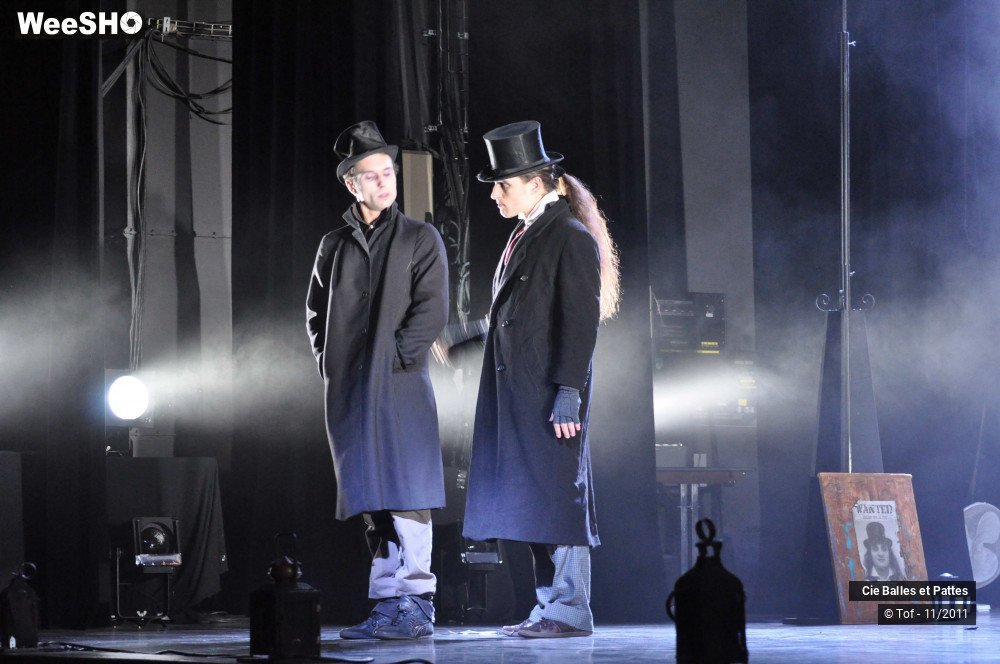 14/42 photos du spectacle Cruelles Sornettes