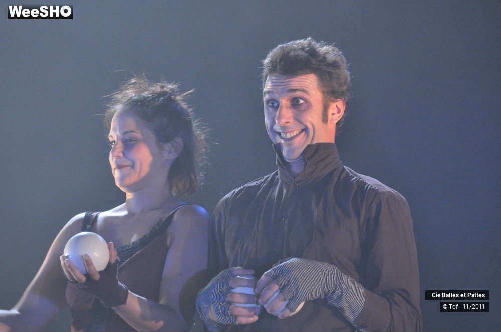 22/42 photos du spectacle Cruelles Sornettes