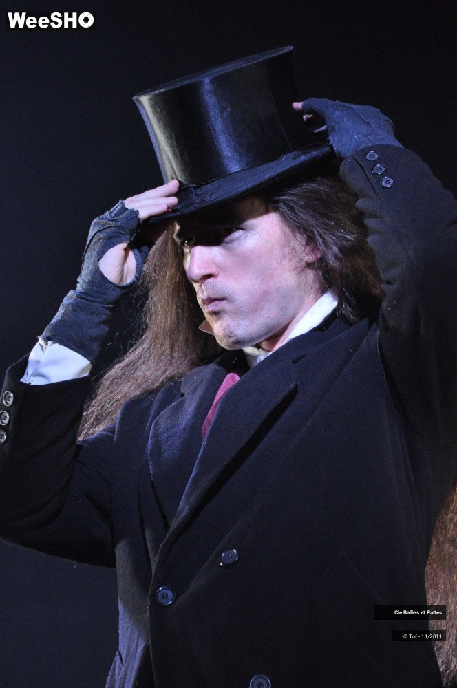 28/42 photos du spectacle Cruelles Sornettes