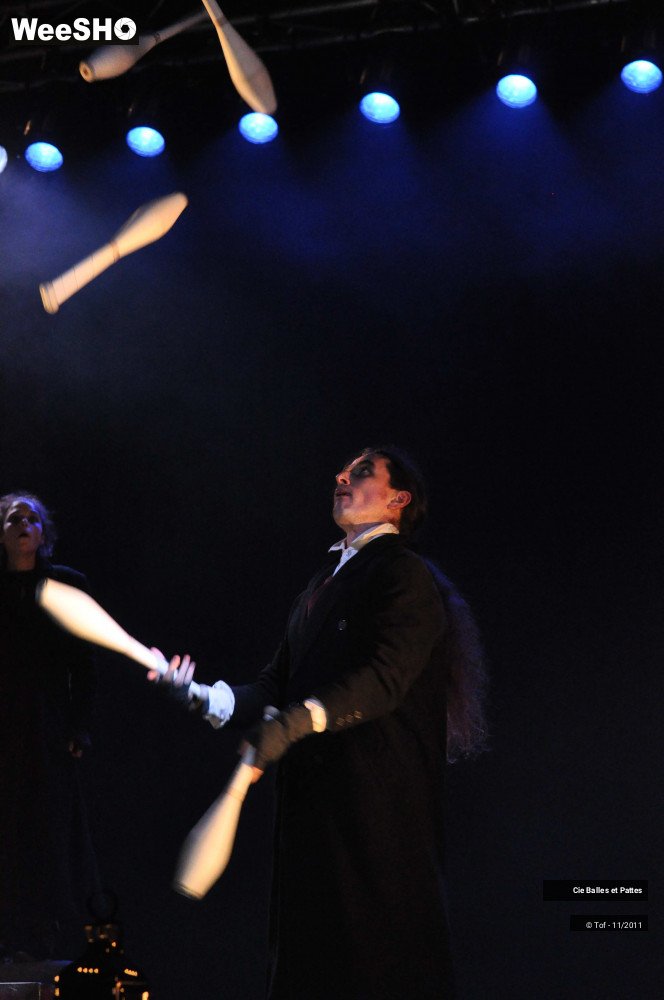 32/42 photos du spectacle Cruelles Sornettes