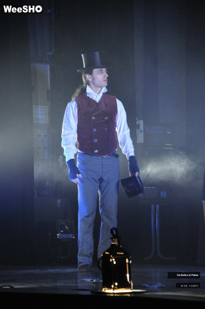 37/42 photos du spectacle Cruelles Sornettes