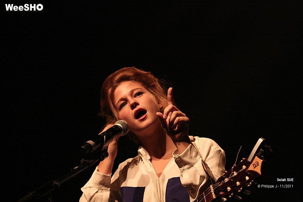 16/16 photos du spectacle Selah Sue