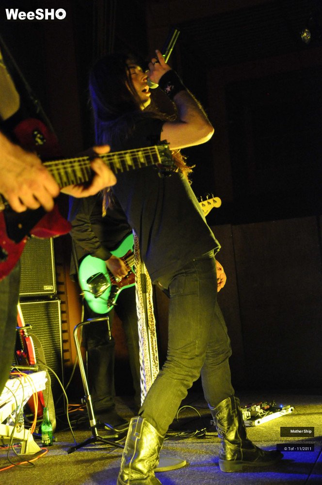 16/24 photos du spectacle Mother Ship