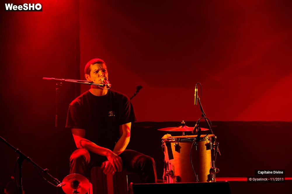 4/35 photos du spectacle Capitaine Divine