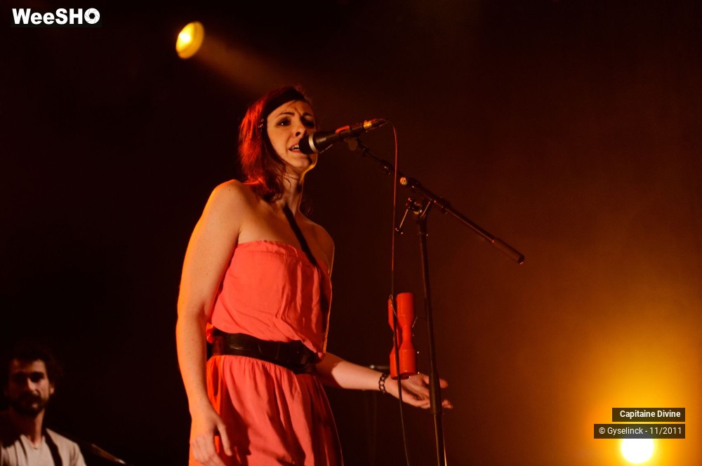 19/35 photos du spectacle Capitaine Divine