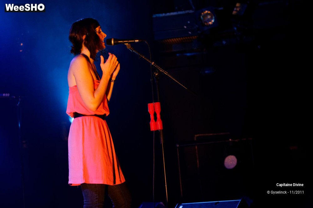 20/35 photos du spectacle Capitaine Divine