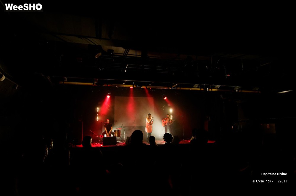 25/35 photos du spectacle Capitaine Divine