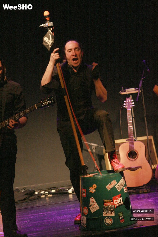 19/20 photos du spectacle Arsène Lupunk Trio