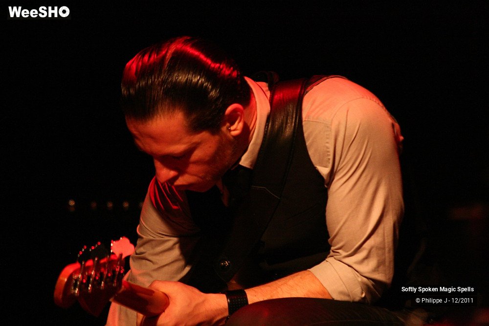5/12 photos du spectacle Softly Spoken Magic Spells
