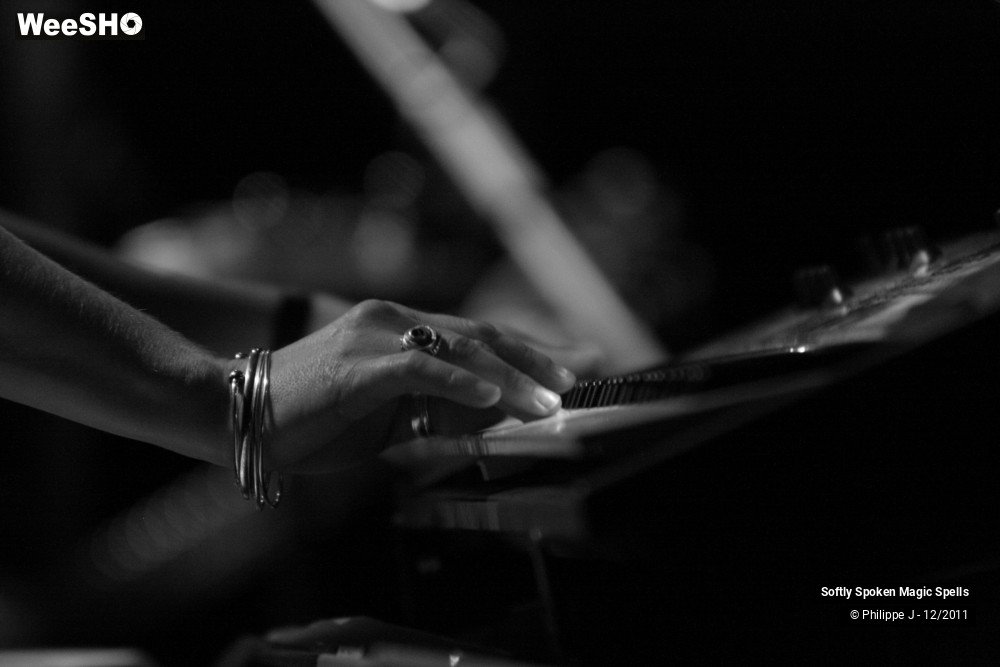 11/12 photos du spectacle Softly Spoken Magic Spells