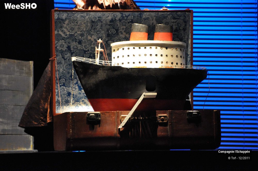 7/47 photos du spectacle Sam et la valise au sourire bleu